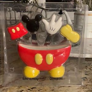 Disney Theme Parks Authentic Mickey Spreader Set